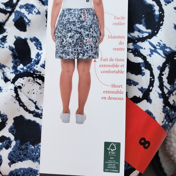S.C. & Co. Skirt w/ shorts underneath. Size 8 - Picture 5 of 5